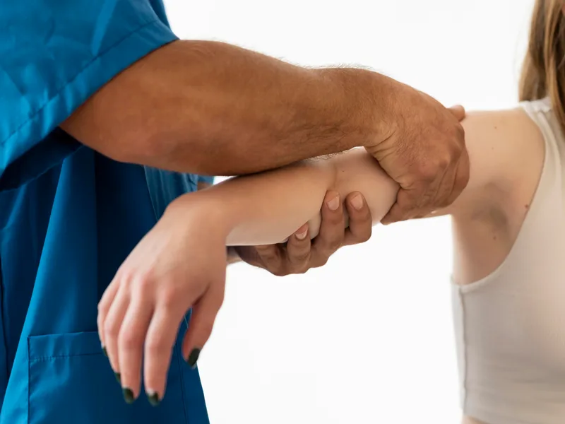 Chiropractic care for elbow pain at Bluebonnet Chiropractic in Tomball