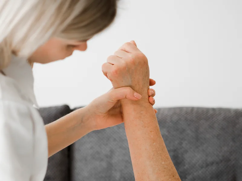 Chiropractic care for neuropathy at Bluebonnet Chiropractic in Tomball