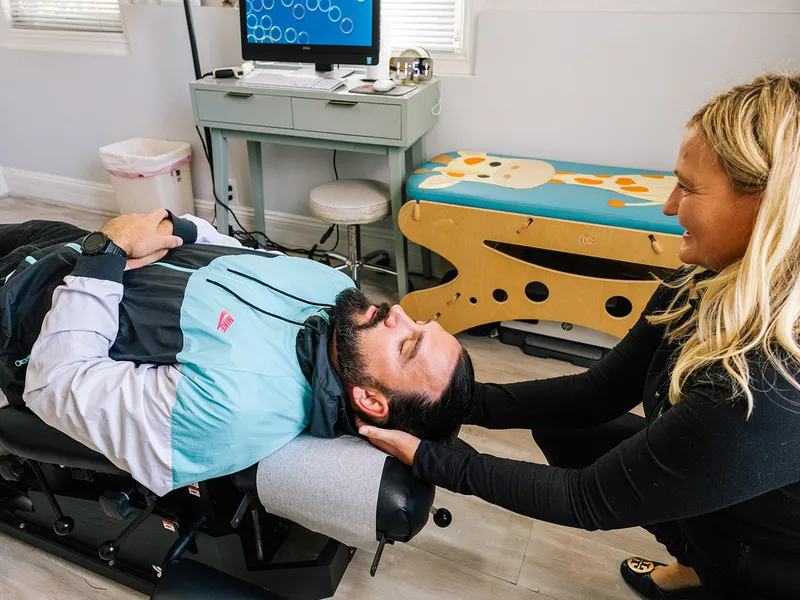 Chiropractic care for pinched nerve at Bluebonnet Chiropractic in Tomball