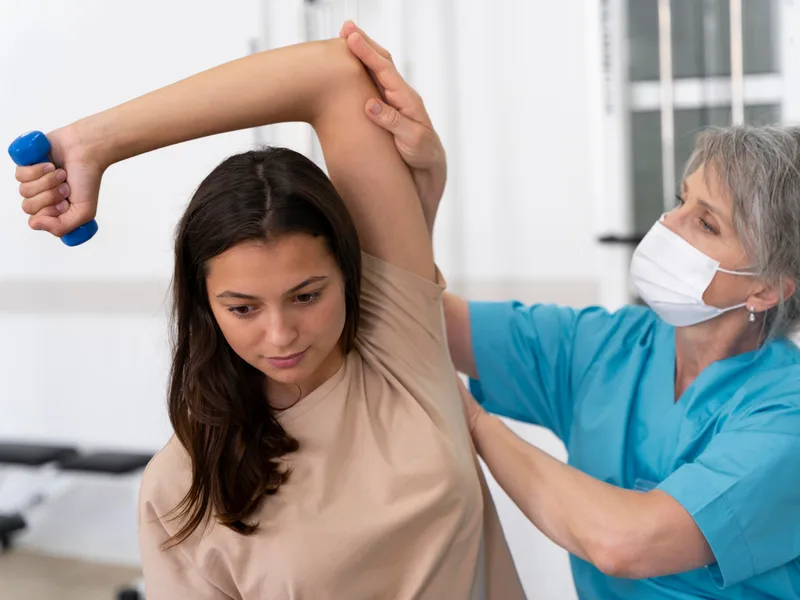 Bluebonnet Chiropractic treating rotator cuff injury in Tomball